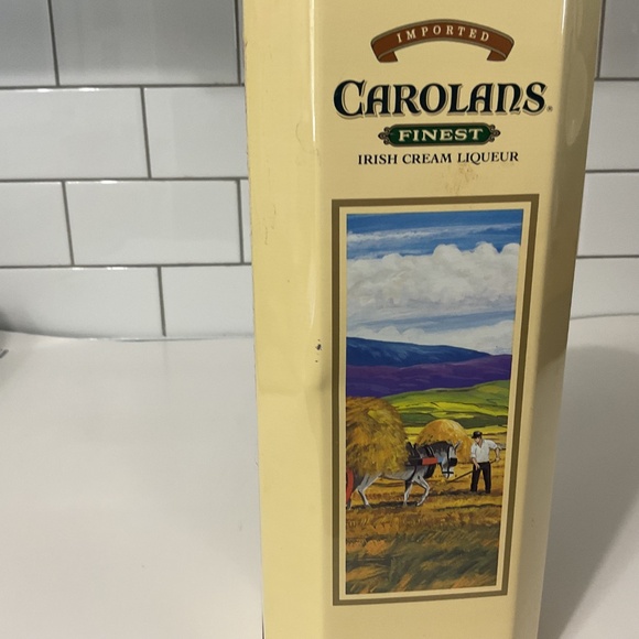IMPORTED CAROLANS Finest Irish Cream Liqueur Empty Tin Box Container - Picture 6 of 9